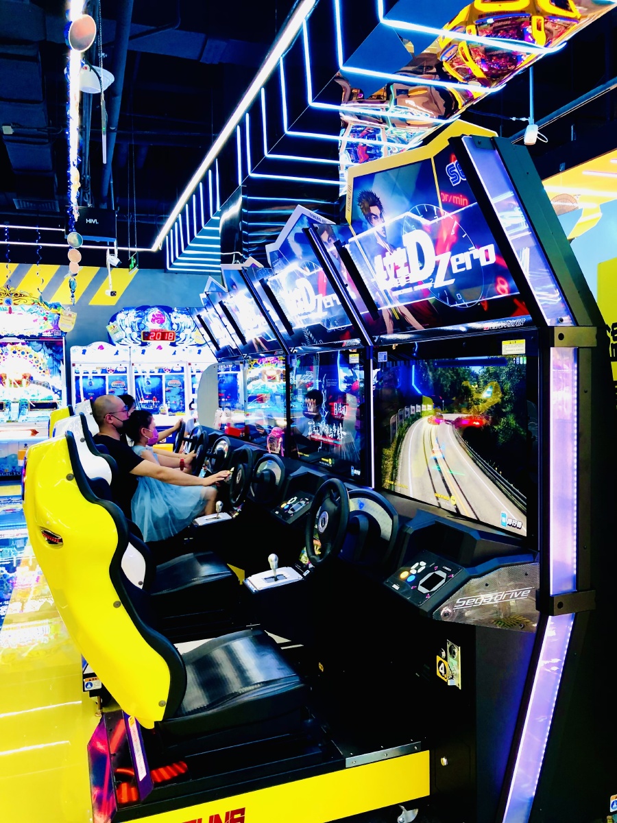 游戏机房游戏机色彩人文纪实街拍