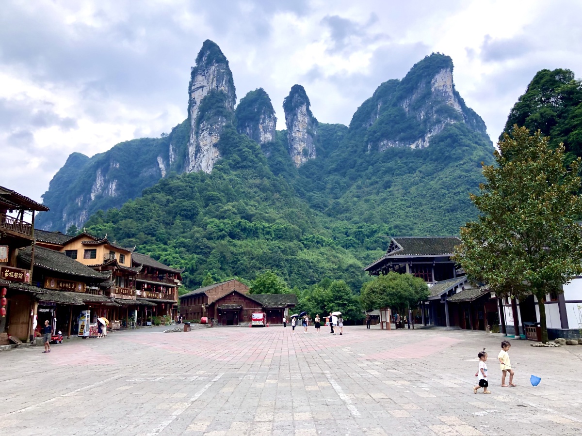 湘西德夯峡谷景区山建筑纪实街拍