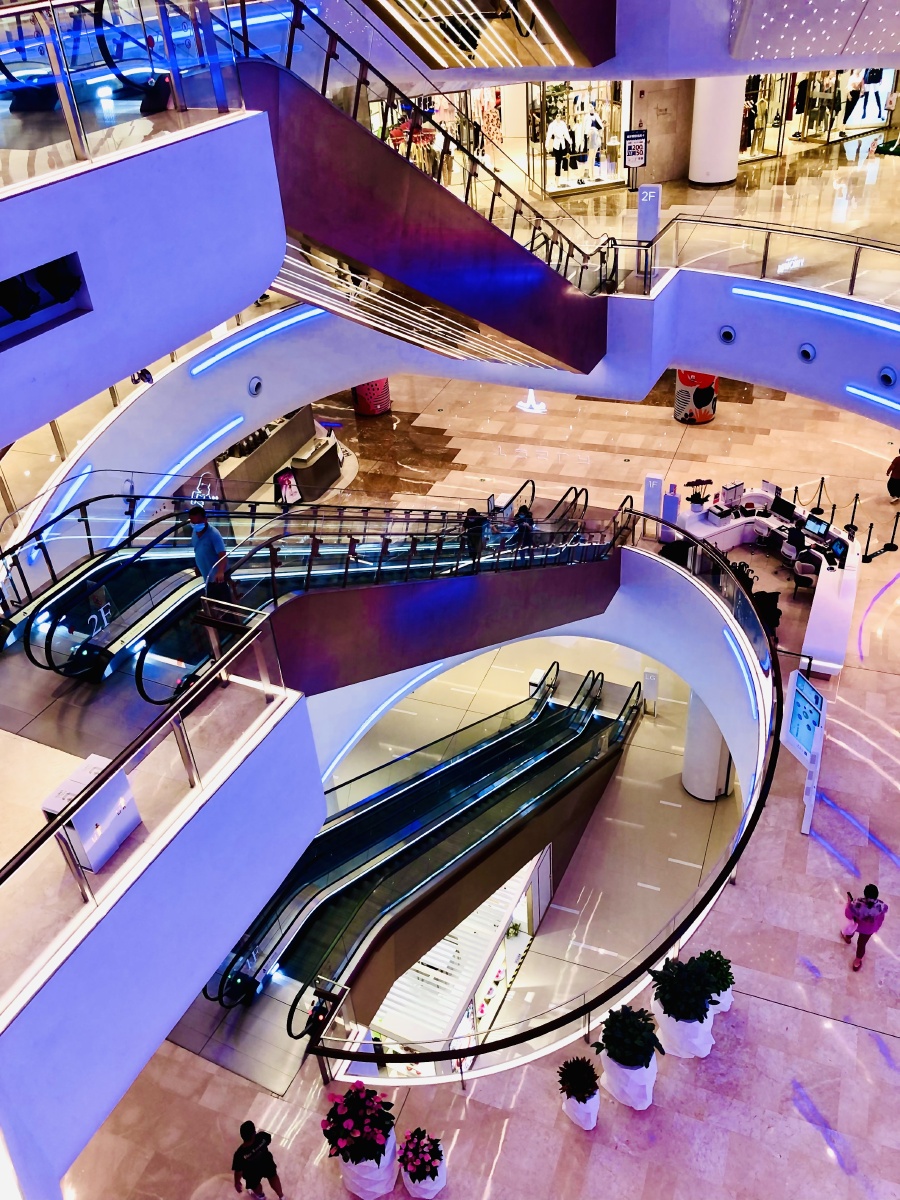 商场局部建筑电梯设计装饰色彩人文纪实街拍