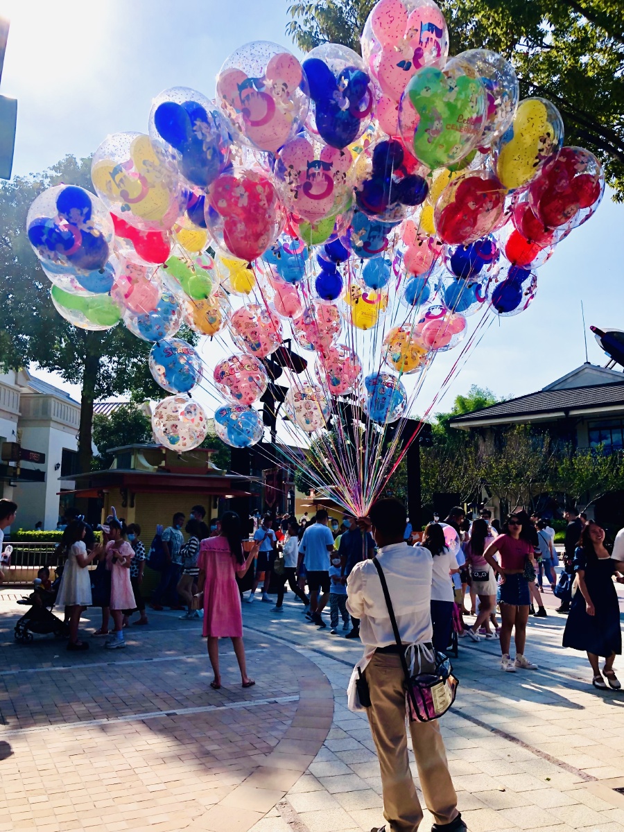 买气球的人人文纪实街拍