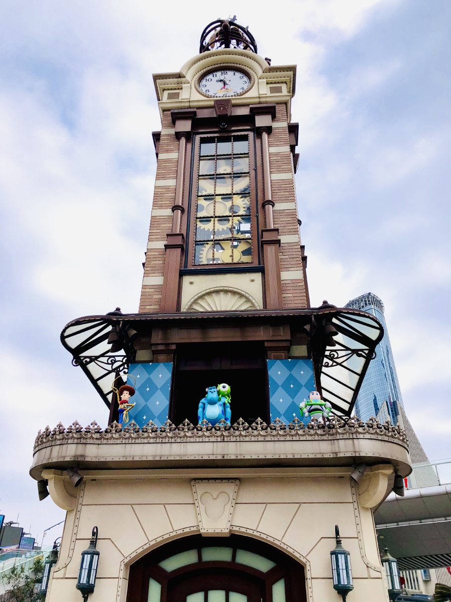 迪士尼钟楼建筑设计风格装饰艺术人文景观环境优美街拍