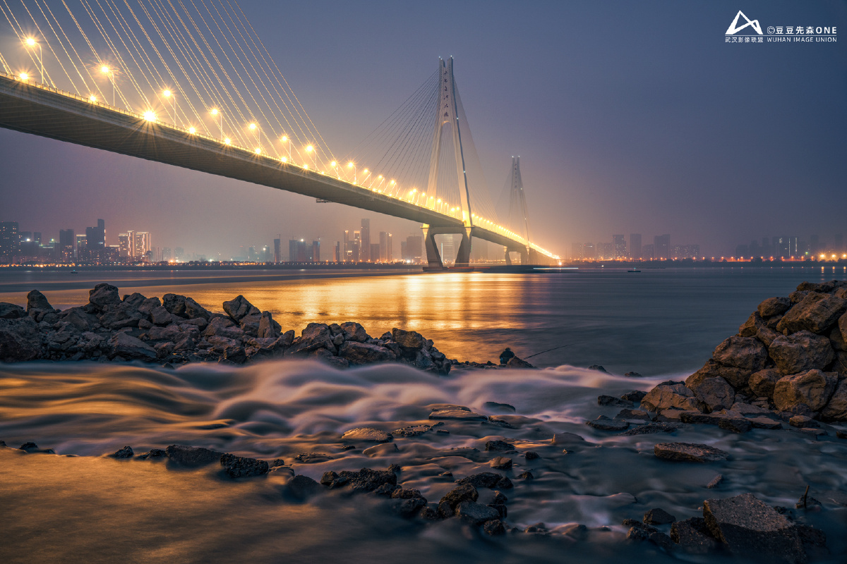 武汉二七长江大桥夜景