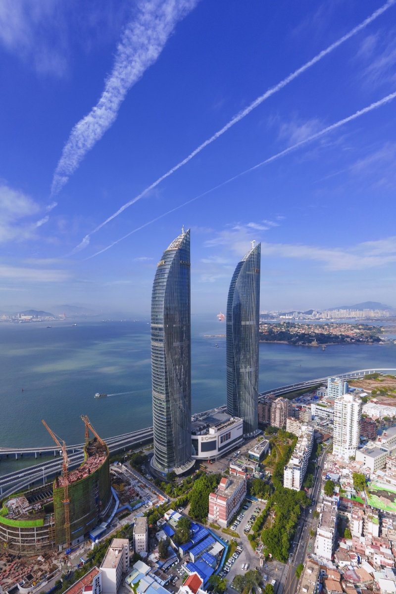 航拍厦门世贸大厦