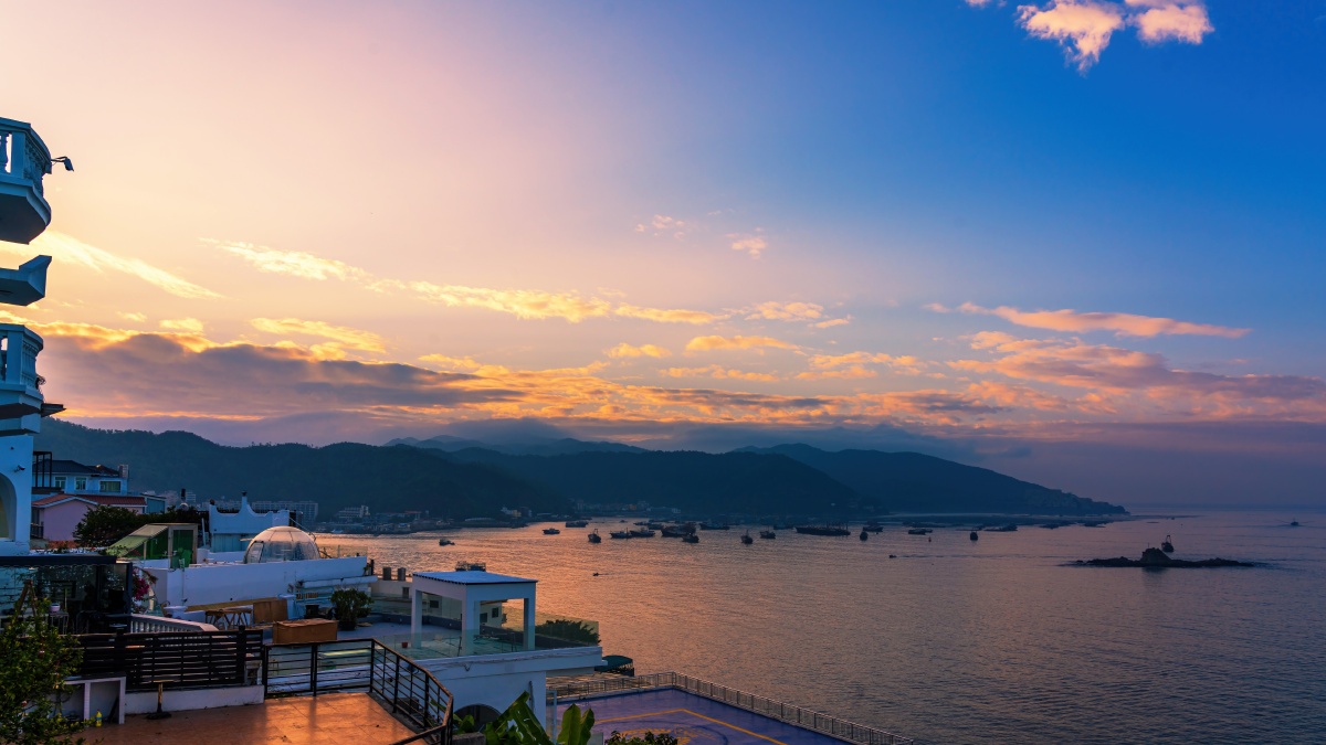 深圳大鹏湾的日出日落