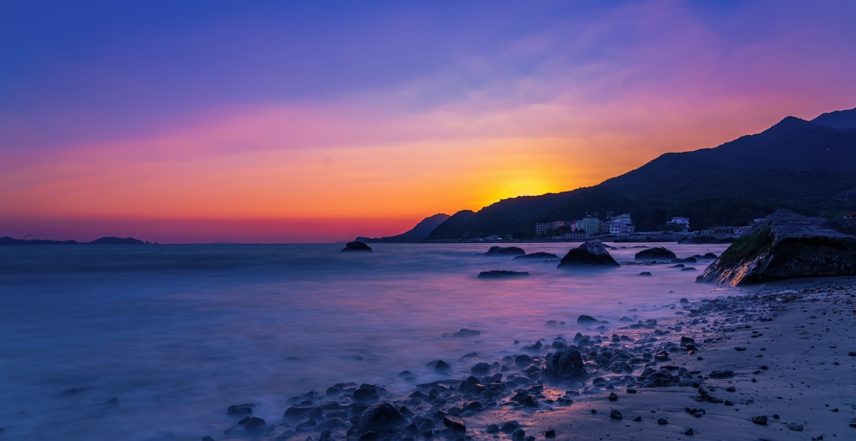 深圳大鹏湾的日出日落