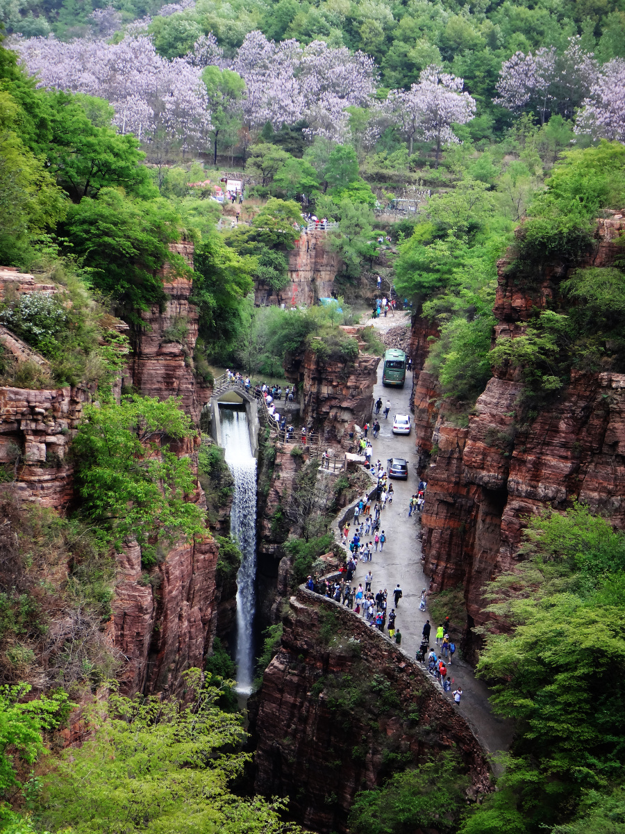 河南省红岩绝壁大峡谷2