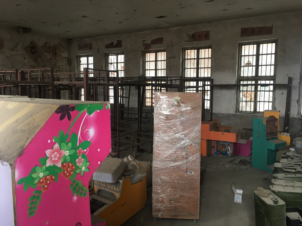 城乡交通的便利条件竟然让农村乡镇更加空心化山东郓城第三中学荒废多