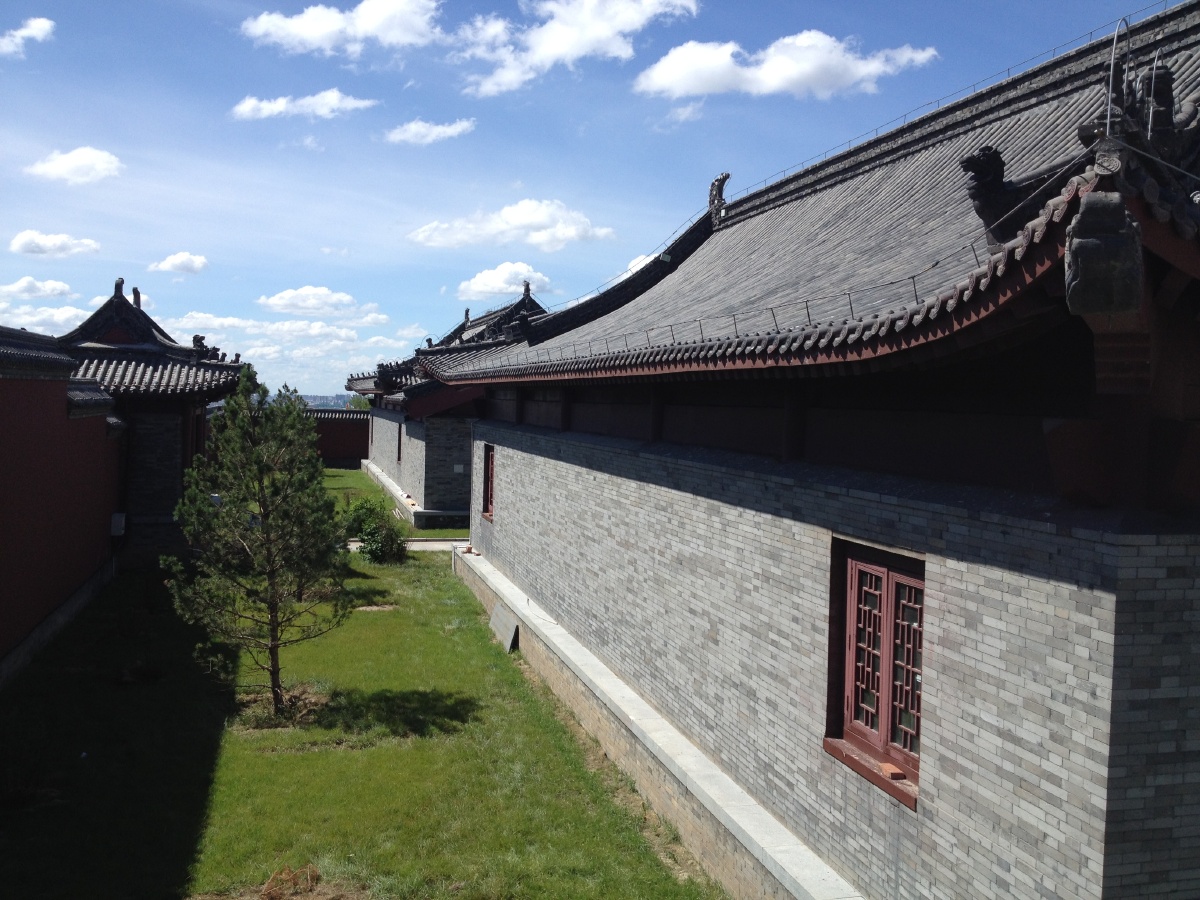 内蒙古呼伦贝尔万佛寺蒙西集团出资兴建位于海拉尔河北岸