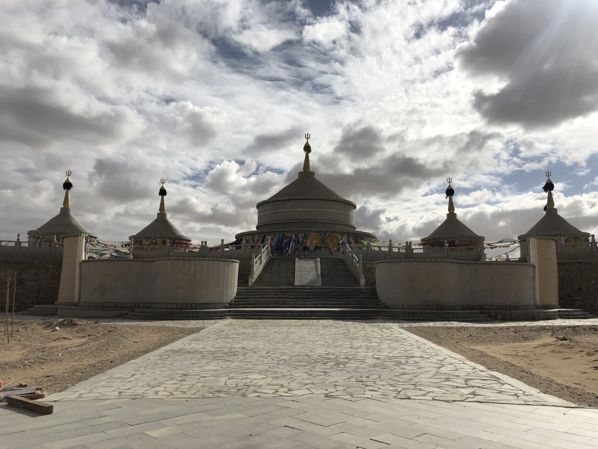 蒙古族神坛祭台祭天