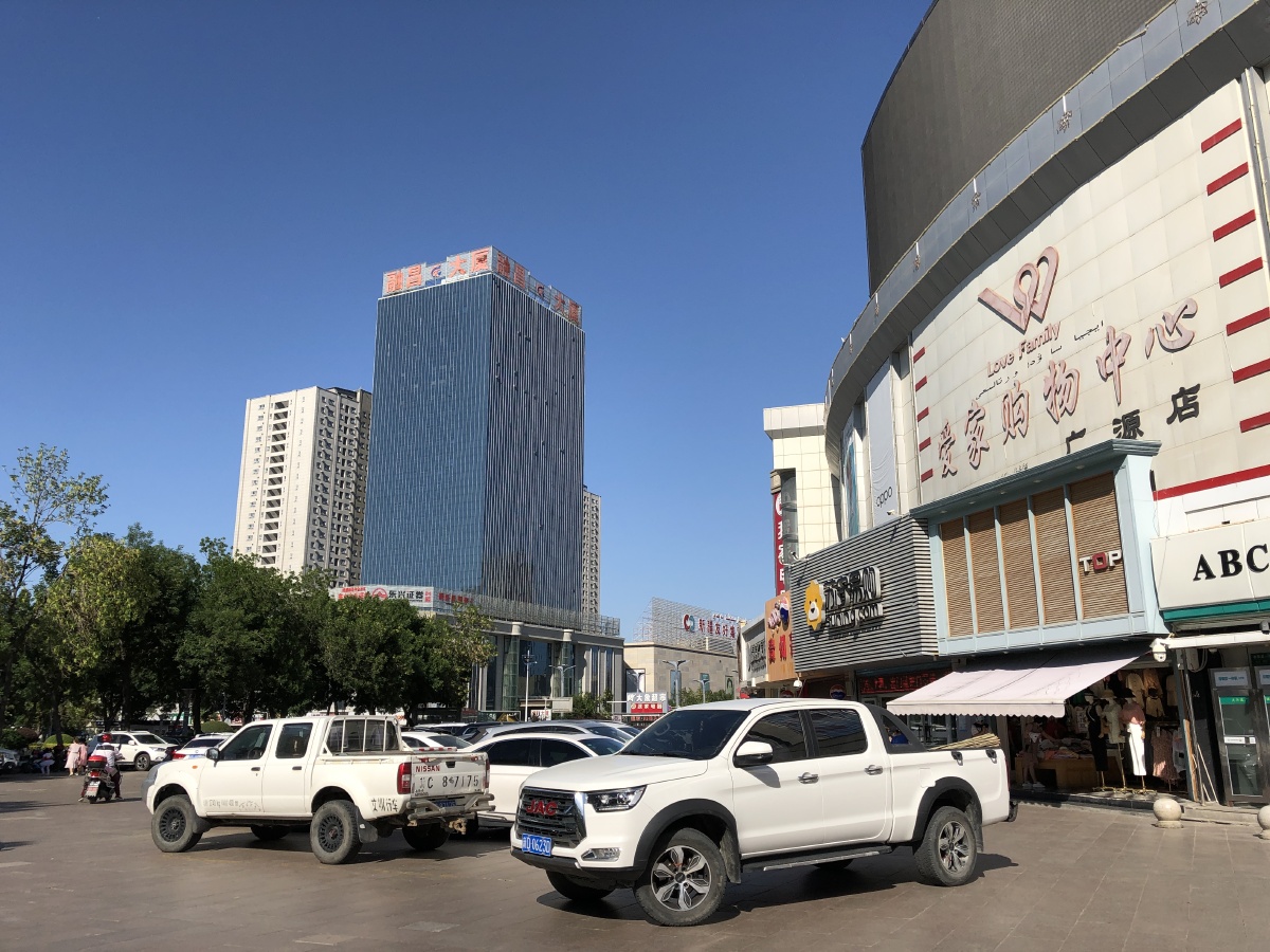 新疆奎屯城区街景