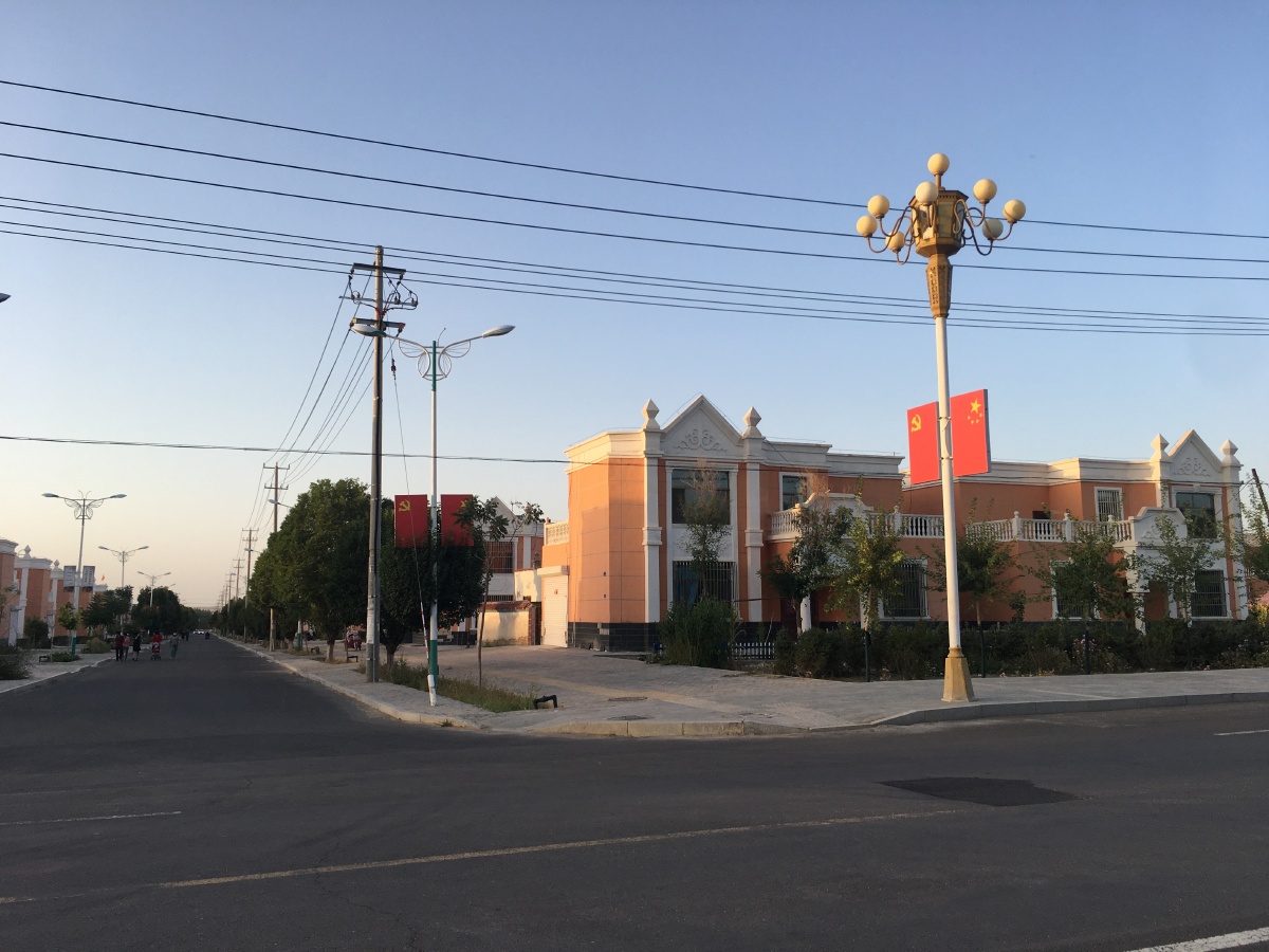 甘肃酒泉阿克塞新县城哈萨克族自治县老县城已经废弃新县城规模也非常