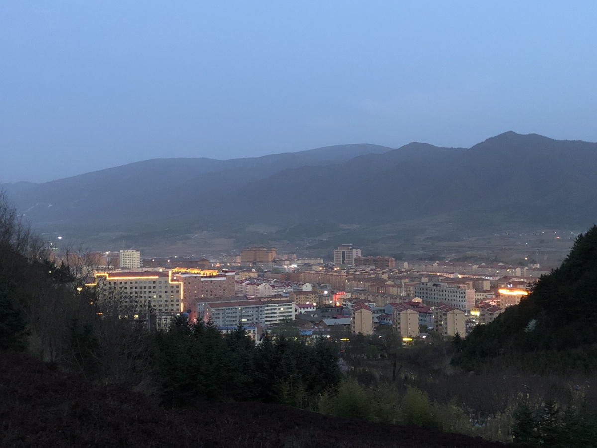 陕西安康太白县傍晚俯瞰县城