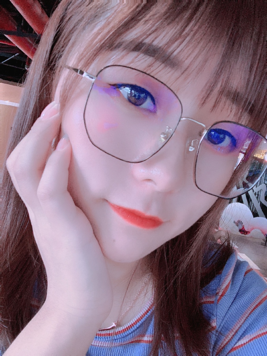 是罗圆小可爱呀