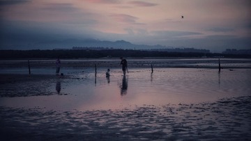 001