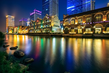 汉街夜色