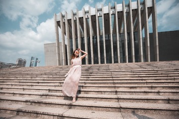 建筑与女郎