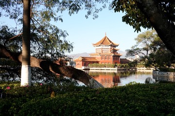 蒙自南湖公园1