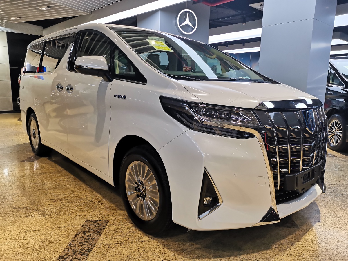 网红高端商务保姆车丰田埃尔法