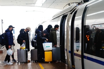412315