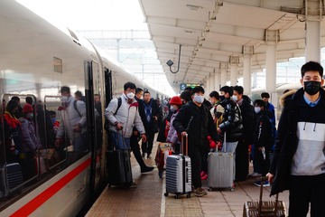 412329