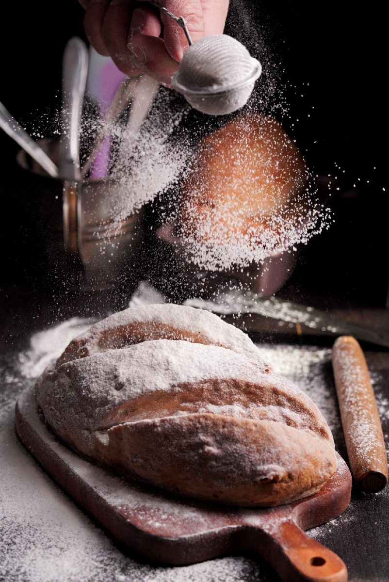 撒粉给面包加点甜味