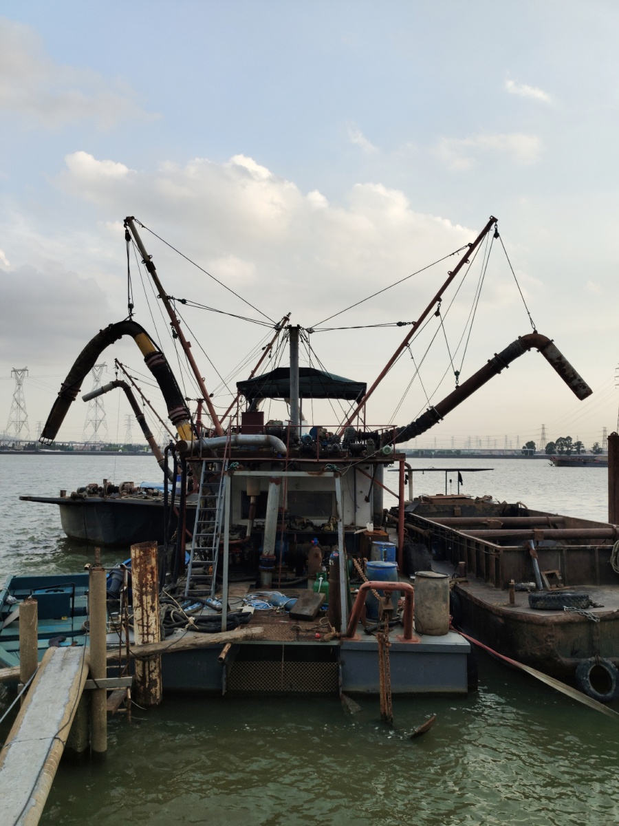 挖沙船 - 大蚊伯伯