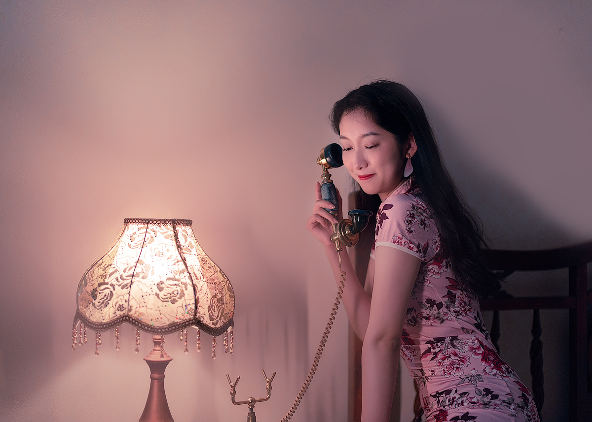 室内人像旗袍少女