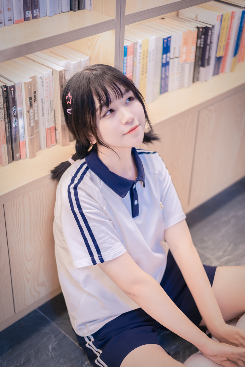 图书馆里的美少女 - 青青和悠悠 - 图虫