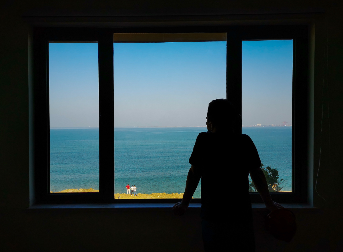 你在海边看风景看风景的人在窗前看你