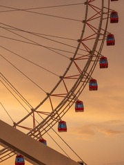 253040