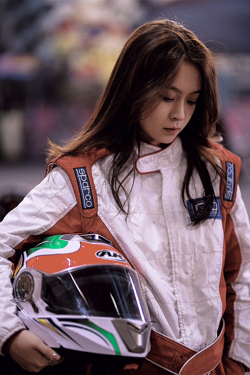 落日飞车女车手上线