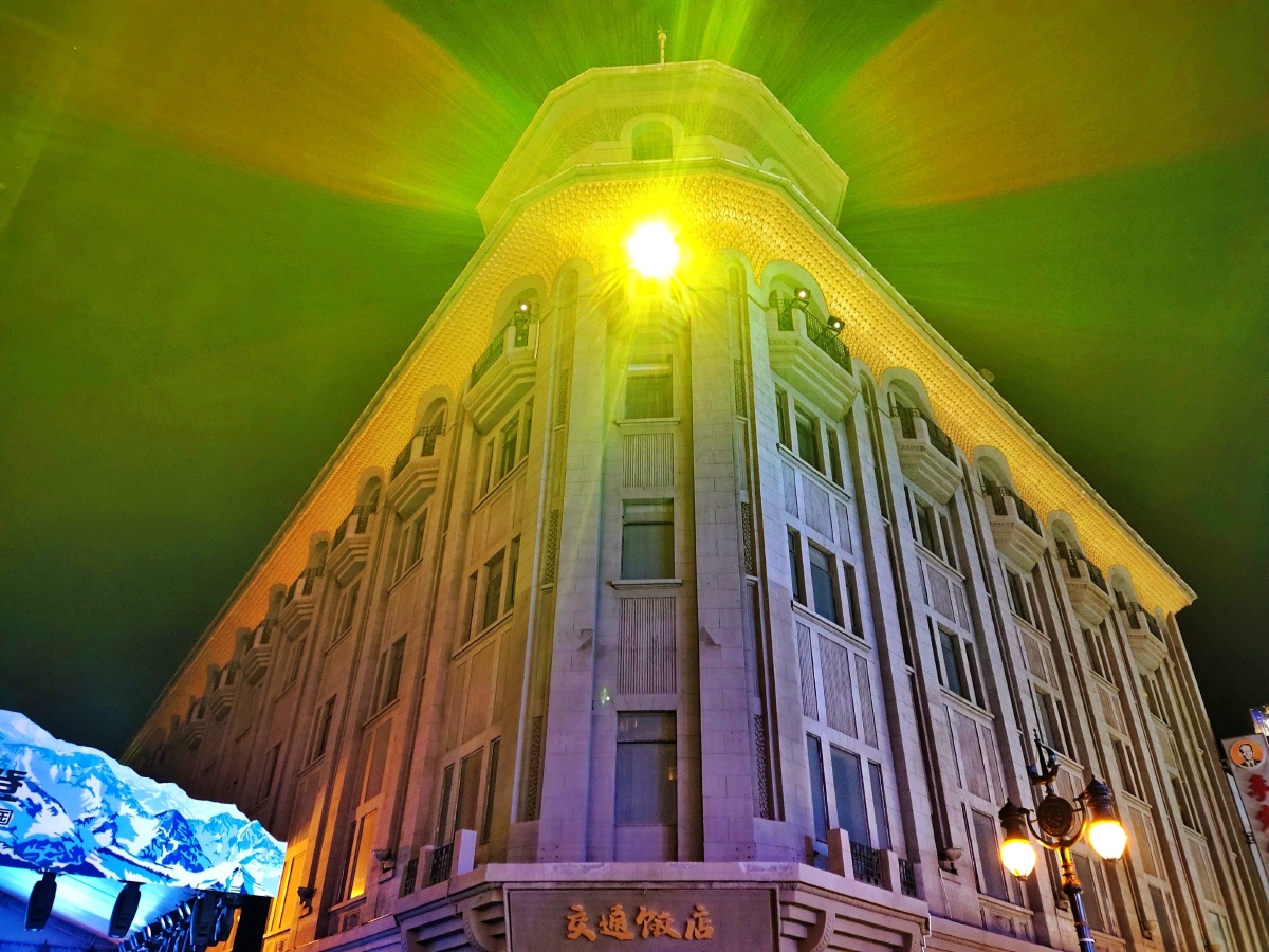 天津劝业场滨江道商业街夜景