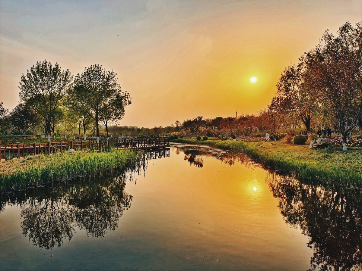 长阳公园是个小众精品公园位于房山长阳镇这里面积非常大鸟语花香是