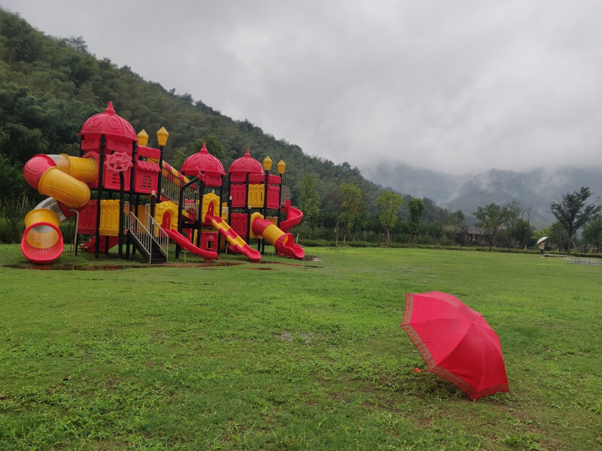 雨中宣城山屿海亲心谷