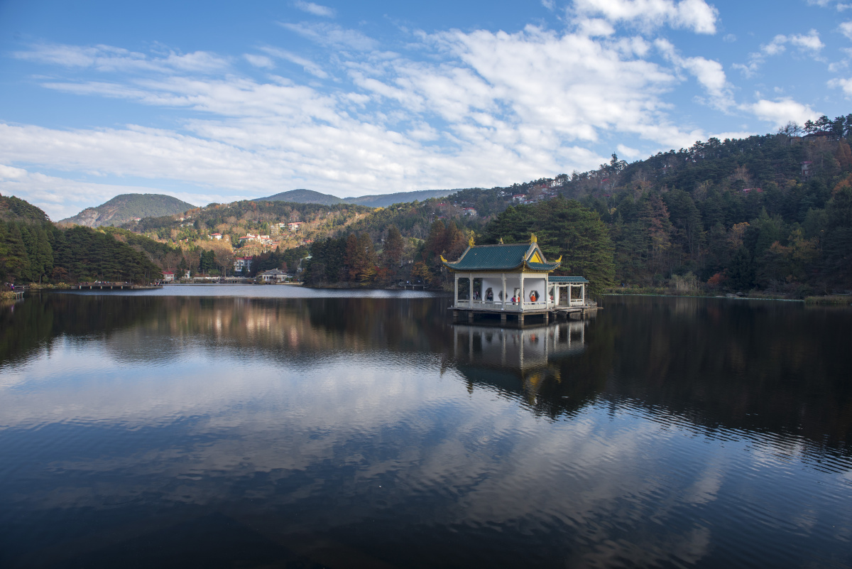 庐山如琴湖畔 - 日月弄影 - 图虫