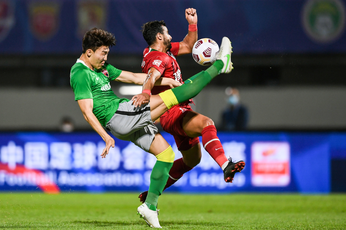 "解围" 2021中超联赛比赛瞬间