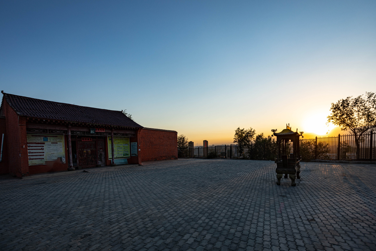 红庙子道观——日照香炉