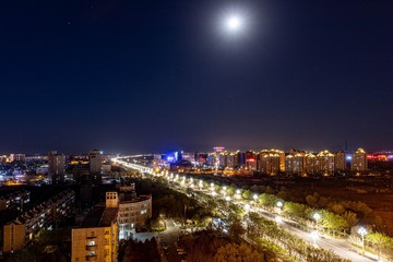再拍圆月高挂