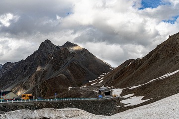 独库公路——雪线