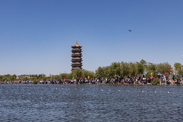 兵团222团端午节龙舟竞渡——无人机直播