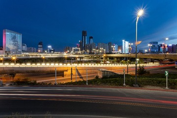 城市建筑群——夜幕之下乌鲁木齐经开宝能城