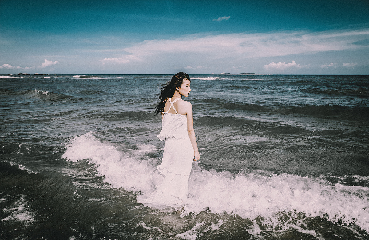 一起吹过海风的人