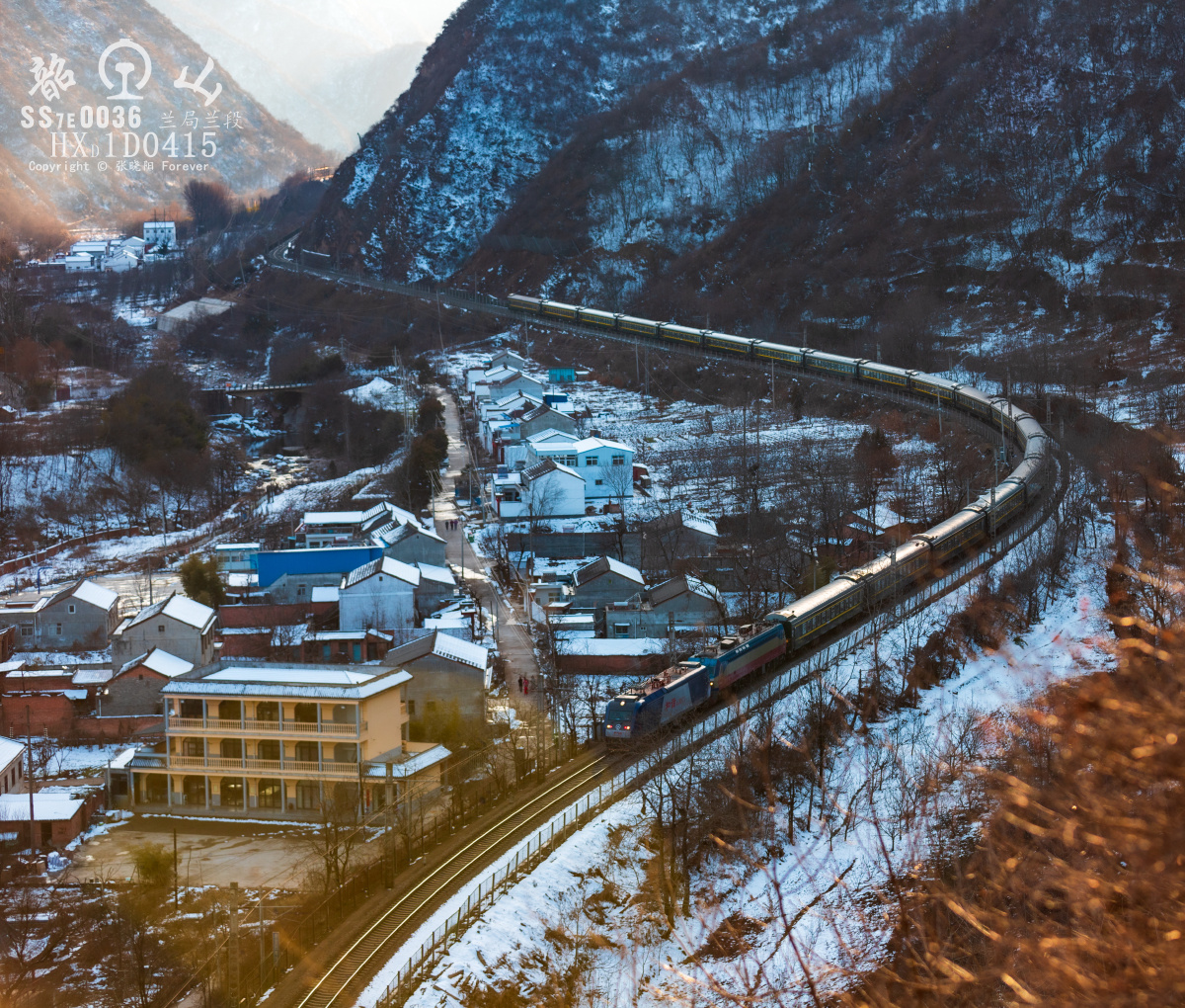 穿行在秦岭里的宝成铁路