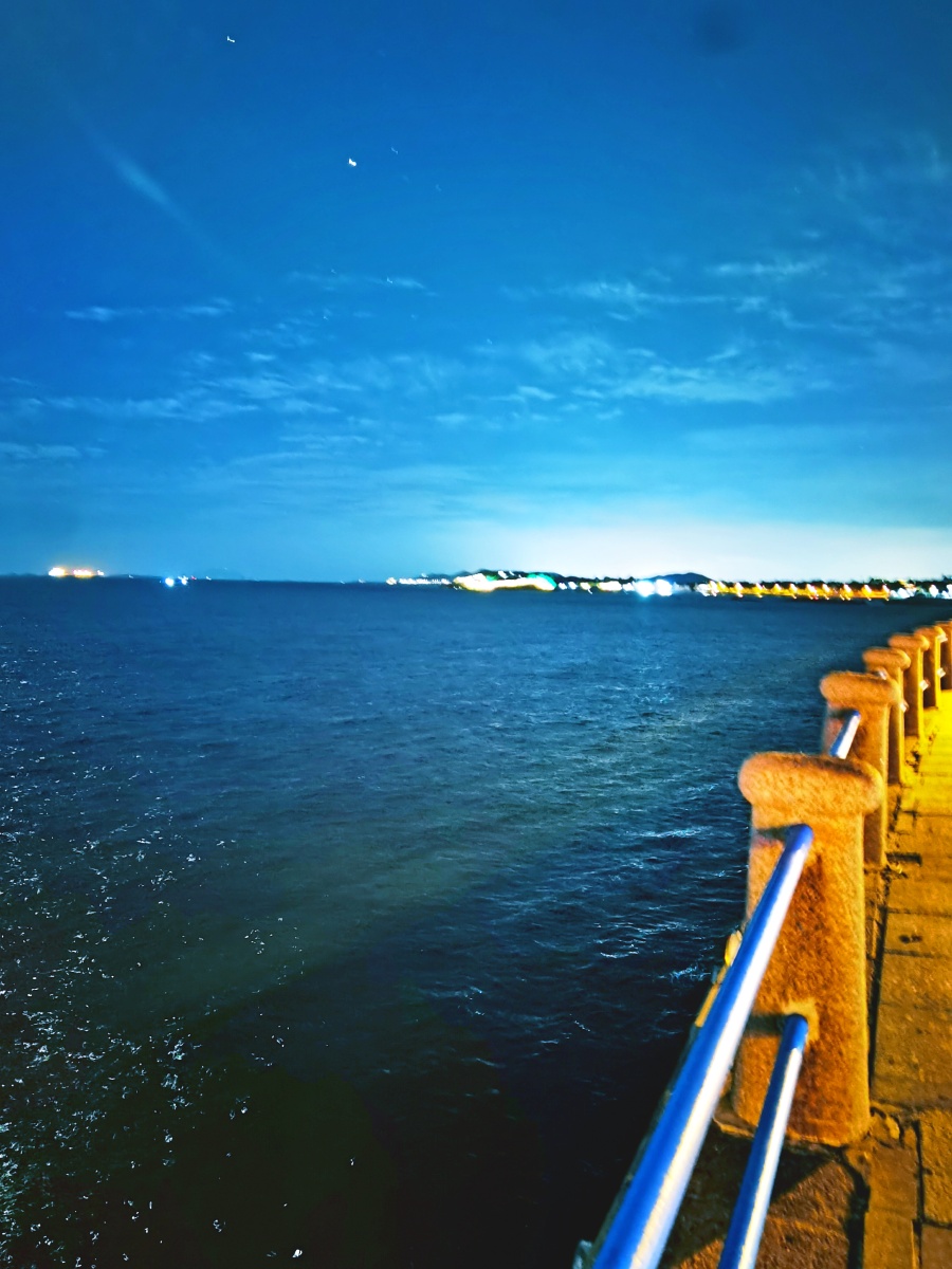 海边夜景