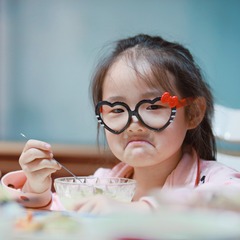 302548