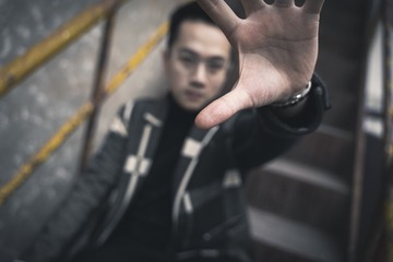 001