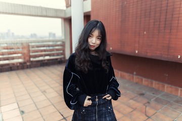 513176