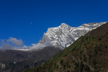 尼泊尔EBC,努普拉峰与月亮