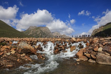 高山流，平湖秋月