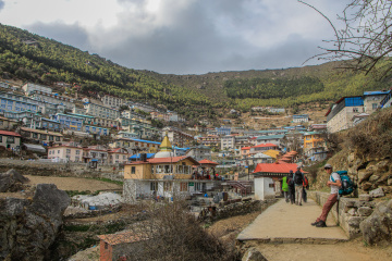 南池，尼泊尔EBC徒步路上最大的村镇
